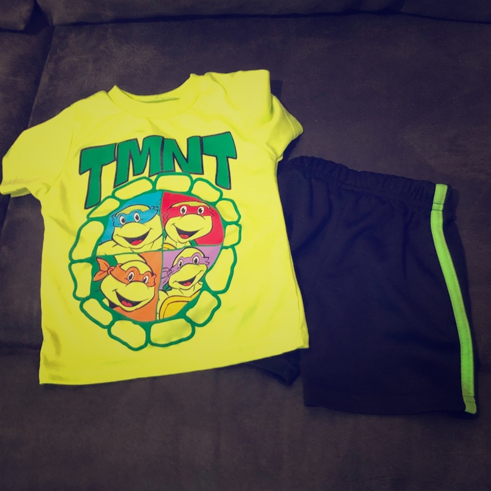 Ninja Turtles shorts and tee outfit!